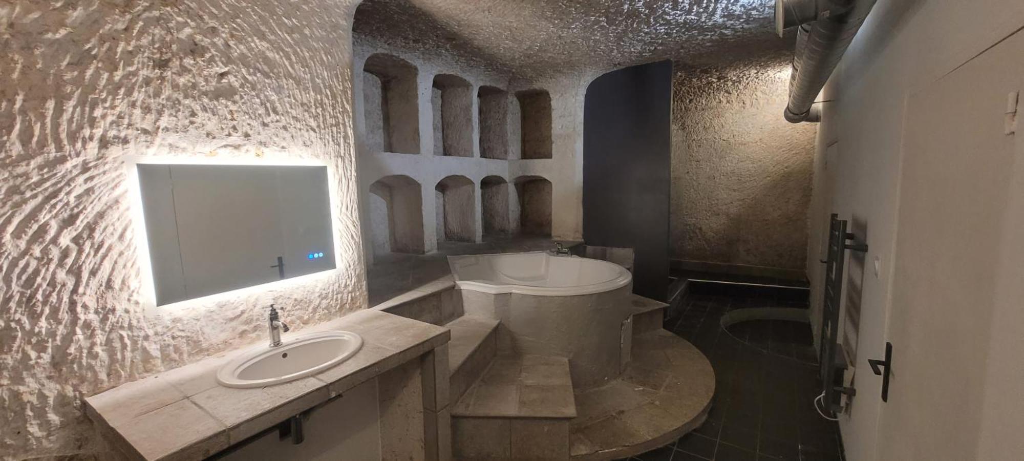 Апартаменты Troglodyte Baths Saint-Etienne-de-Chigny Экстерьер фото